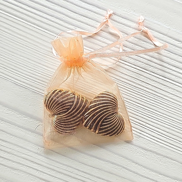 Heart clip-on earrings - Picture 1 of 3